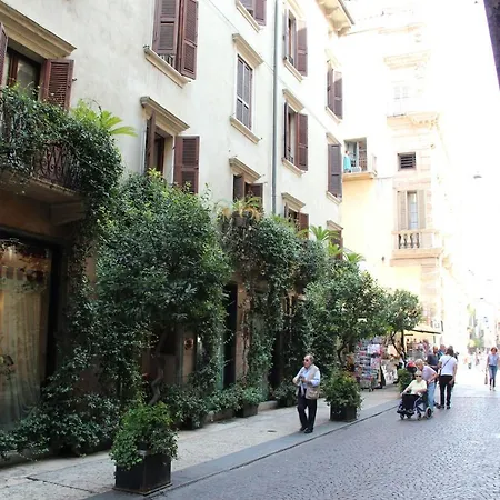 Residenza Buglioni Piazza Erbe Apartment Verona Exterior photo